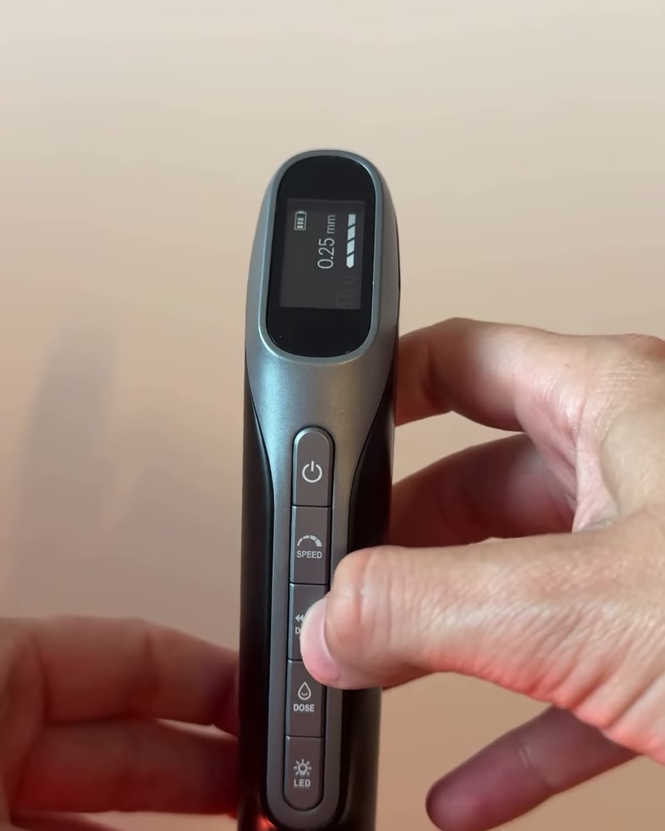 AxionPen met display in de hand